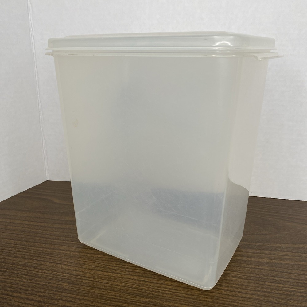 VTG Tucker Housewares Serve & Store #0586-1 Clear Container & lid 7×5×8.5
